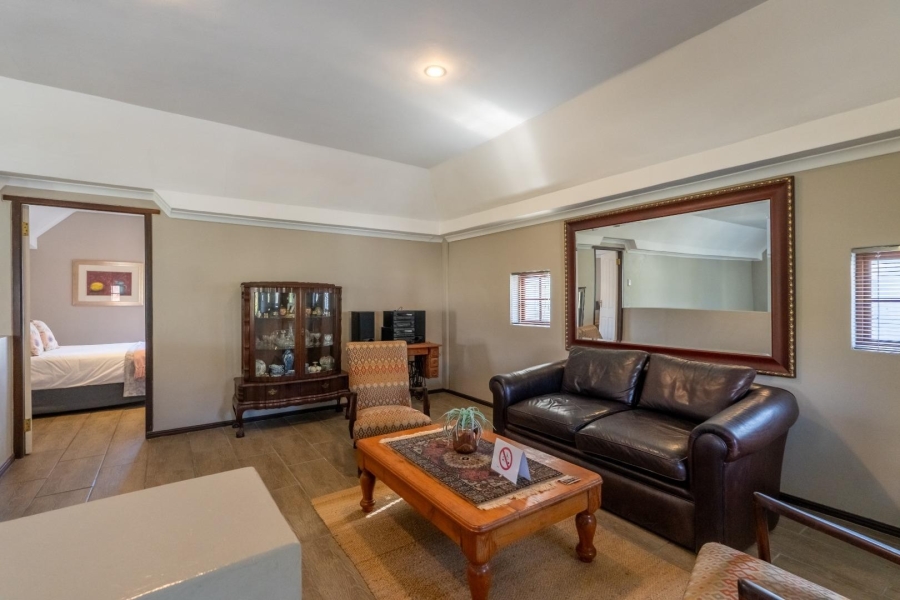 To Let 4 Bedroom Property for Rent in Franschhoek Western Cape